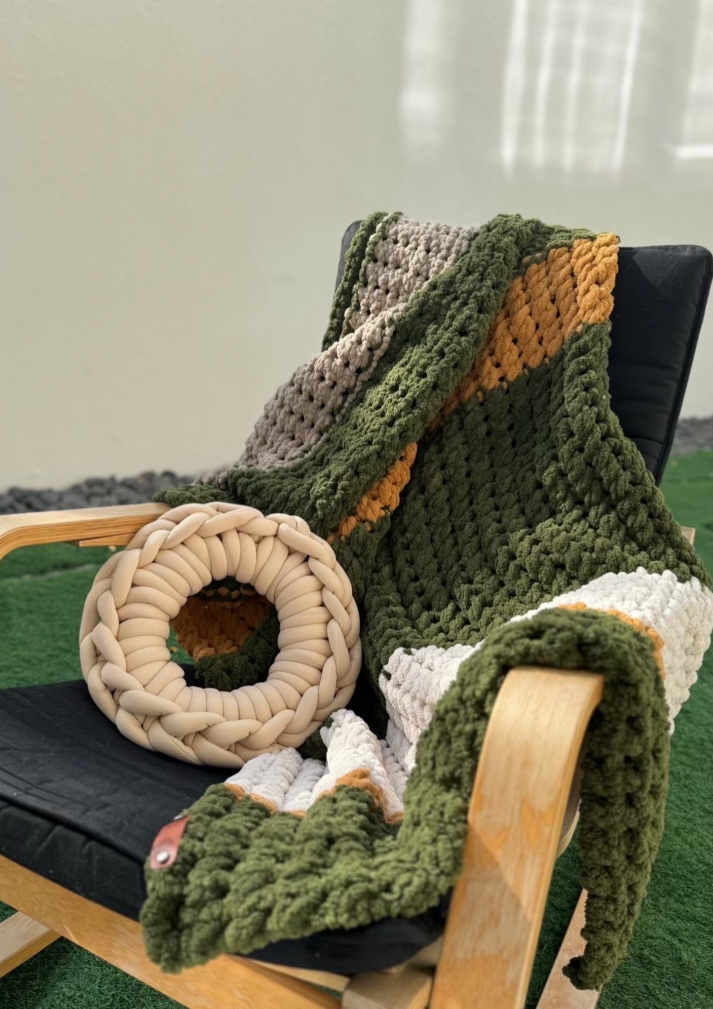 Big Cushion - Thick Yarn Comfort