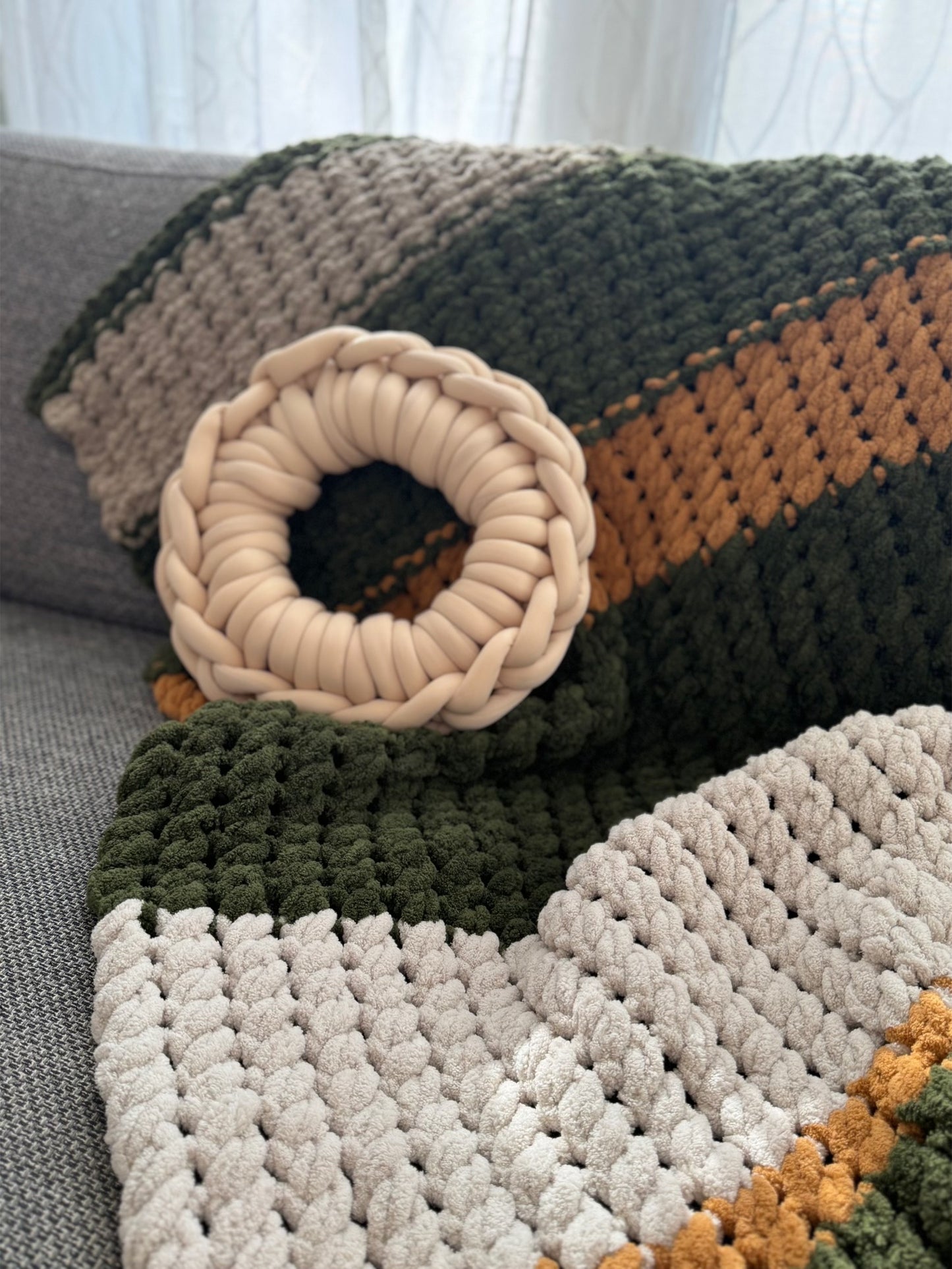 Big Cushion - Thick Yarn Comfort