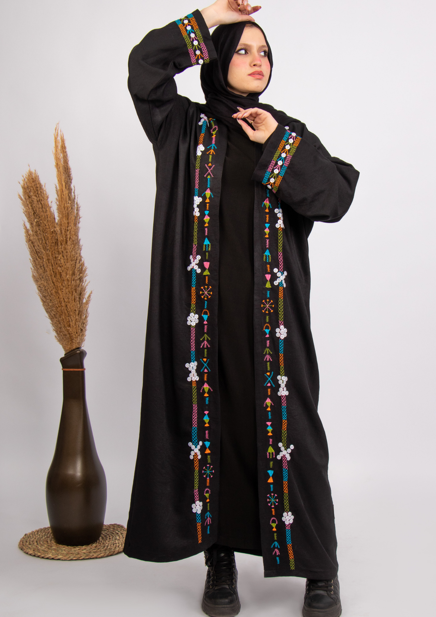 شالي سيوة “نور التراث” عباية واحة سيوة مطرزة يدويا
