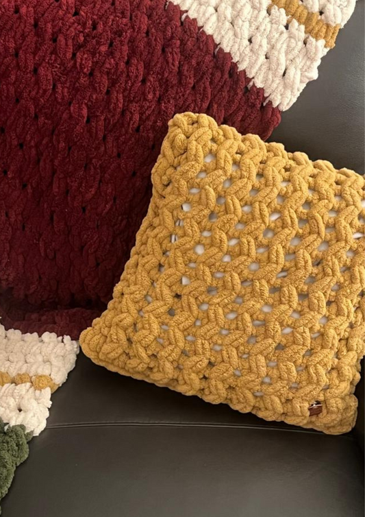 Big Cushion - - puffy yarn