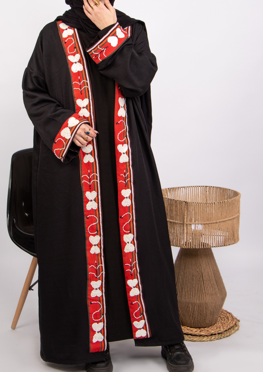 Shali Siwa Hand-Embroidered Siwa Oasis Heritage Abaya – Magic of the East
